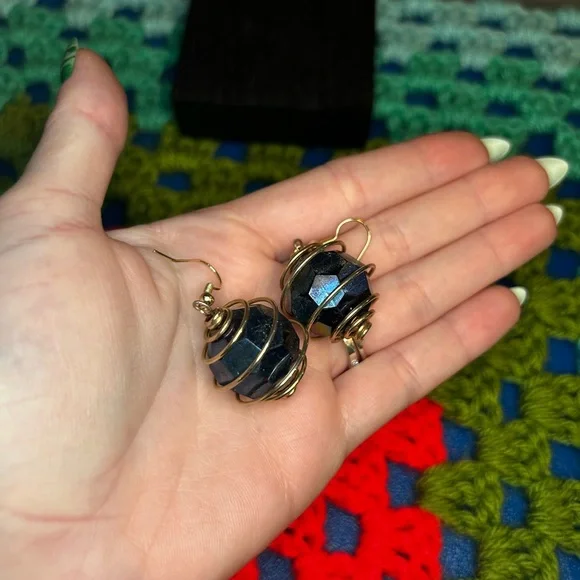 3/$10 Vintage Wire Wrapped Faceted Bead Earrings - Picture 3 of 4